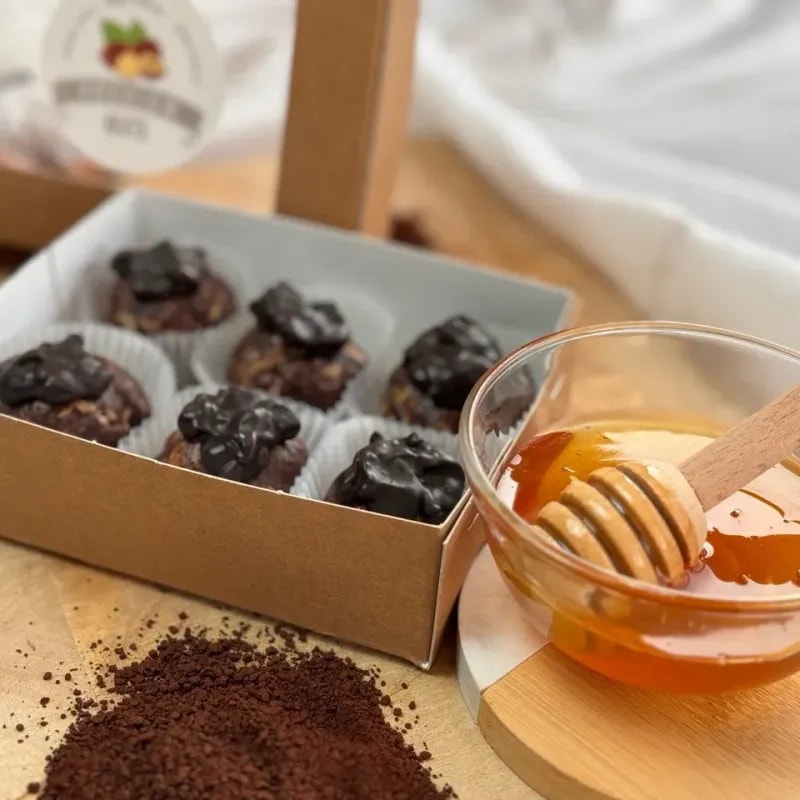 كرات الطاقة مع كاكاو وشوكولا دلارك